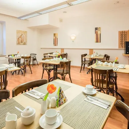 Hotel Sure By Western 3*