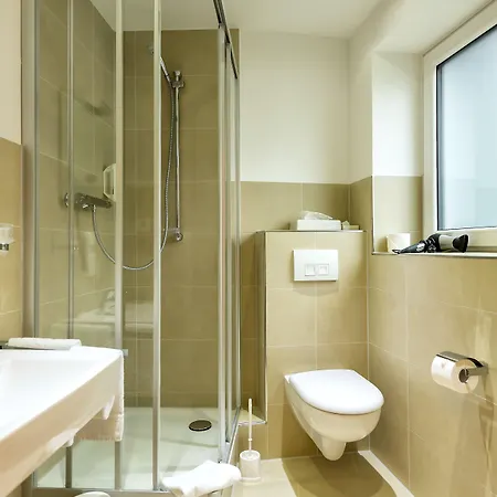 Sure By Western 라팅겐