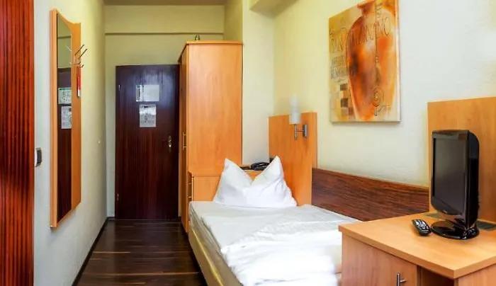 Hotel Sure By Western 3*